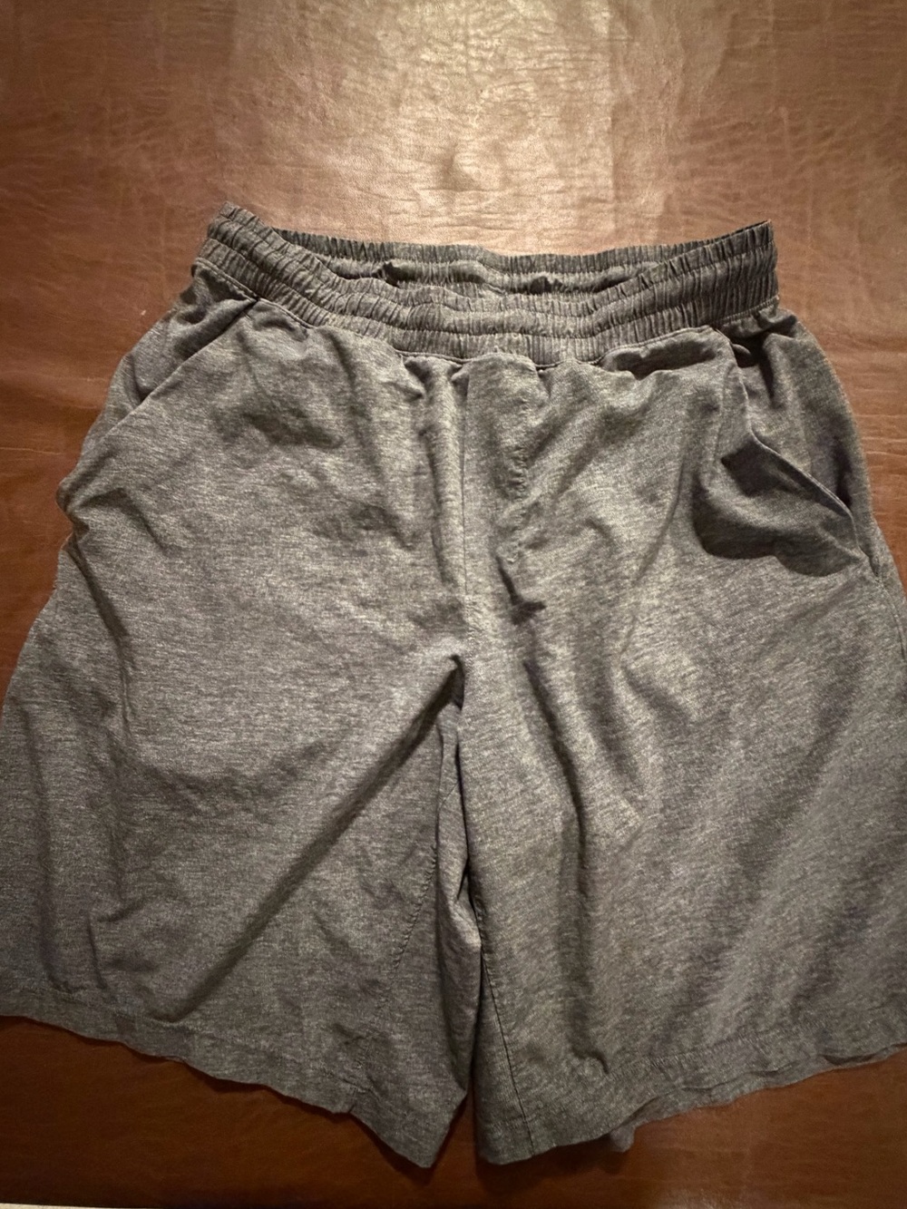 Lululemon Mens Grey Athletic Shorts with Pockets medium